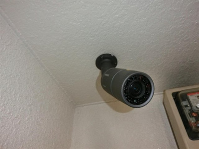 【その他共用部分】 | 白石ビル | 共用廊下に防犯カメラを設置しております。