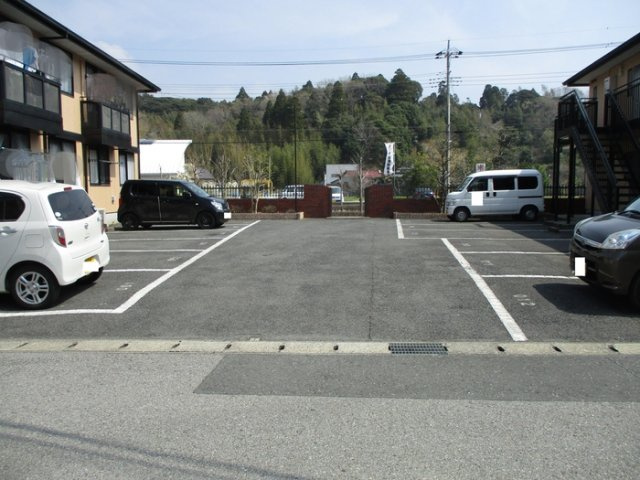 グリーンヒルズＡ棟の駐車場
