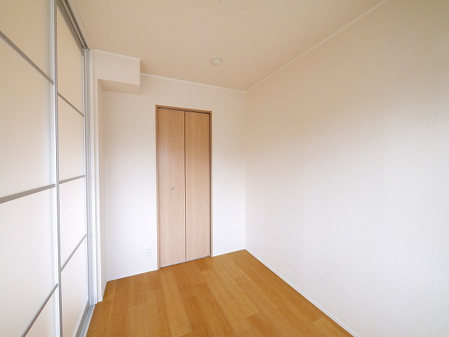 ローレル奈良町の洋室|落ち着いた色調の洋室です