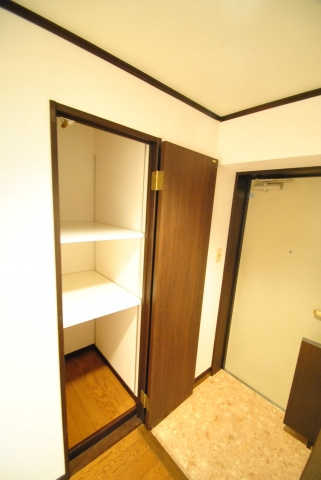 ライオンズマンション六ッ門第2の収納|内装イメージ：同物件別室