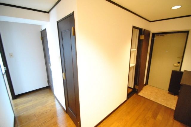 ライオンズマンション六ッ門第2の玄関|内装イメージ：同物件別室