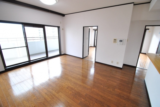 ライオンズマンション六ッ門第2の居間・リビング|内装イメージ：同物件別室