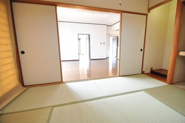 ライオンズマンション六ッ門第2の和室|内装イメージ：同物件別室