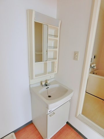 サンフィルド東金Ⅳの独立洗面台