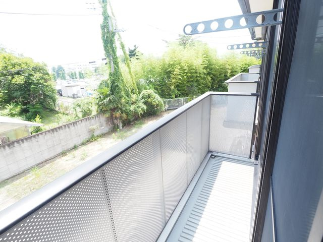 【バルコニー】 | グリーンパーク | バルコニー付きです
