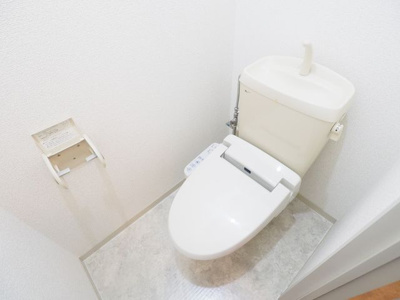 【トイレ】 | グリーンパーク | 落ち着いた色調のトイレです