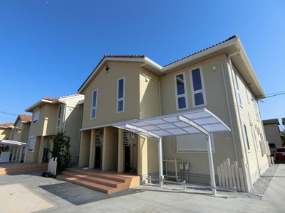 【外観】 | ヴェルジェⅠ | ブルーライン「新羽」駅まで徒歩圏内！コンビニやドラッグストアが近くて便利な立地の2階建てアパートです♪