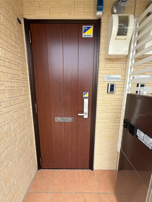 【バルコニー】 | ヴェルジェⅠ | バルコニーは南向きです！お洗濯物はお昼からでも乾きそう☆2部屋から出入りできるのでお洗濯物の出し入れに便利♪