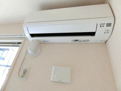 【設備】 | ヴェルジェⅡ | 暑い夏や寒い冬に大活躍！リビングダイニングキッチンにあるエアコンです☆冷暖房完備で1年中快適に過ごせます♪