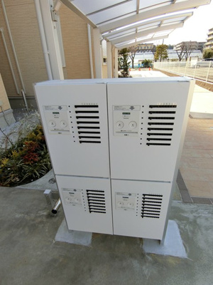 【その他共用部分】 | ヴェルジェⅡ | 共用部には宅配BOXがあるので荷物の受け取りもスムーズに♪再配達を依頼する手間が省けます☆