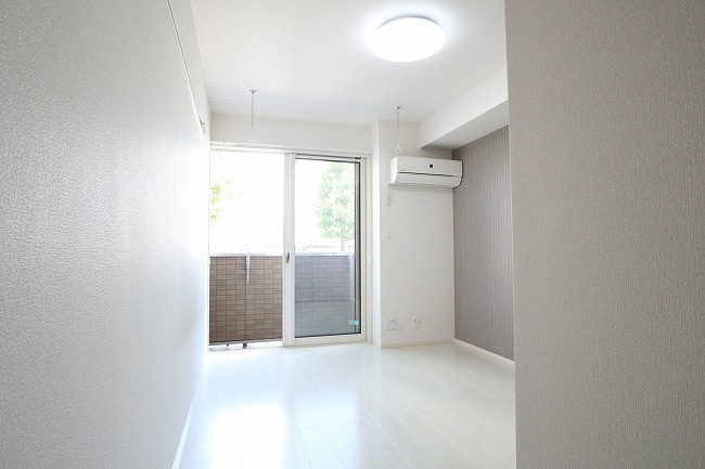 プランドール・アデンの居間・リビング