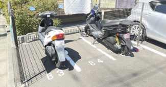 【その他共用部分】 | 敷地内にバイク置き場を完備しています！バイクがあれば通勤・通学、お買い物にも便利です☆