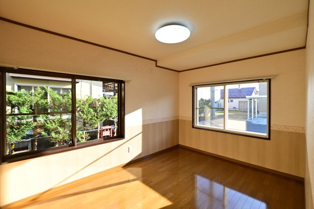 【洋室】 | ちとせ住宅 | 個人の部屋や寝室として使える洋室です