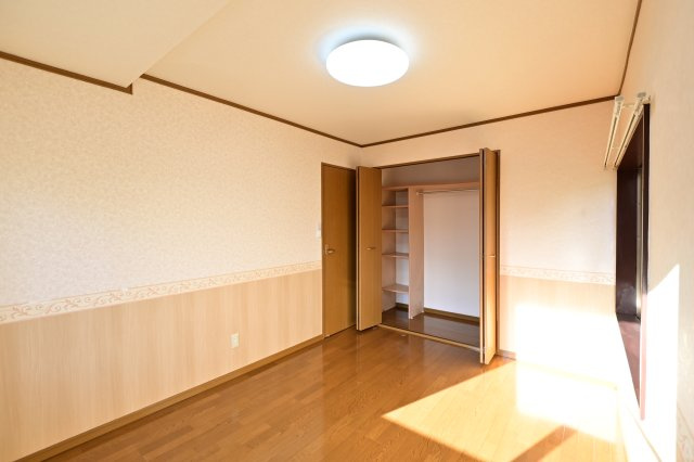 【洋室】 | ちとせ住宅 | ゆったりした洋室です