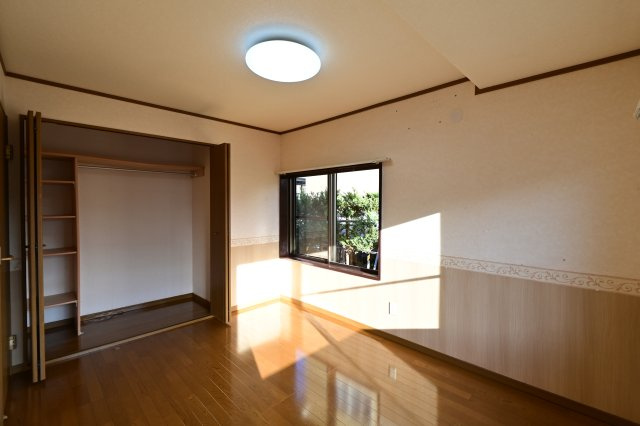 【洋室】 | ちとせ住宅 | 広々とした洋室です