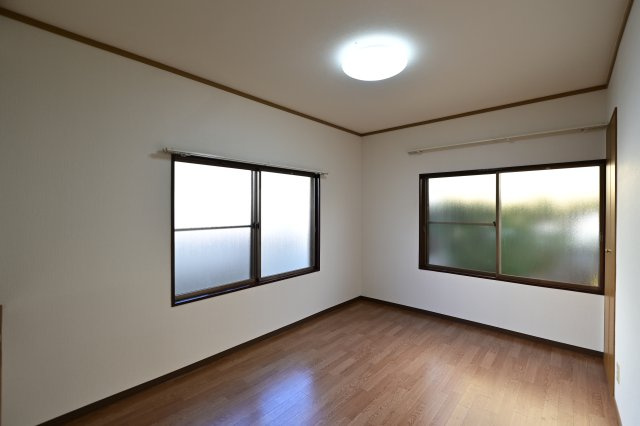 【洋室】 | ちとせ住宅 | 広々とした洋室です