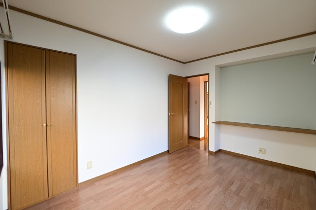 【洋室】 | ちとせ住宅 | 使い勝手のいい洋室です