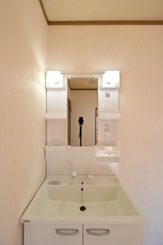 【独立洗面台】 | ちとせ住宅 | 独立洗面台あり、毎朝おしゃれに忙しい女性の方におすすめです