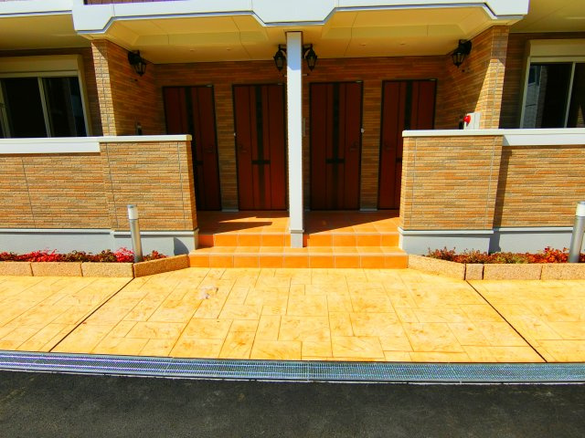 ファミリアのエントランス