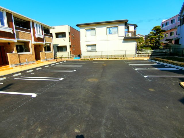 ファミリアの駐車場