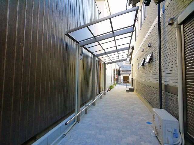 AONIのその他共用部分|屋根付きの駐輪場です。