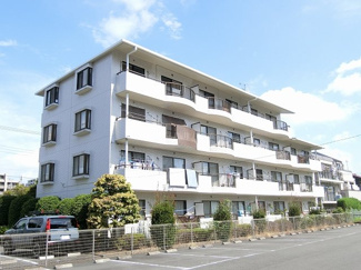 【外観】 | 東急東横線「大倉山」駅まで徒歩圏内！鉄筋コンクリート造の4階建てマンションです♪駅までは平坦な道のり！お買物や通勤・通学にも嬉しいですよね☆