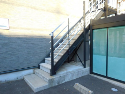 【エントランス】 | レオパレスプラスパ寿