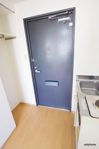 昭和グランドハイツ第２菅栄　仲介手数料無料の玄関