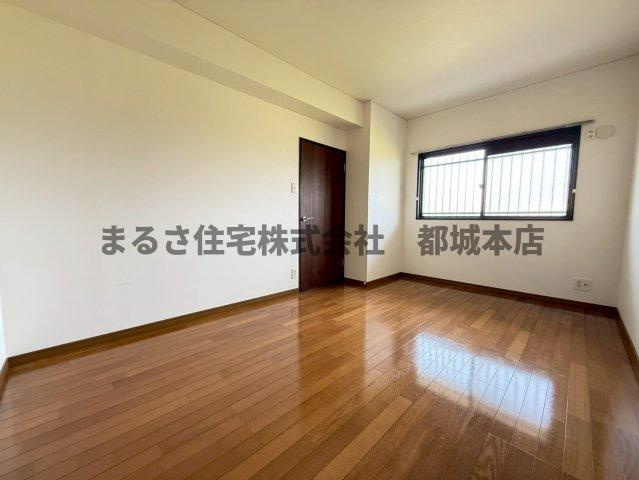 清藤マンションの洋室