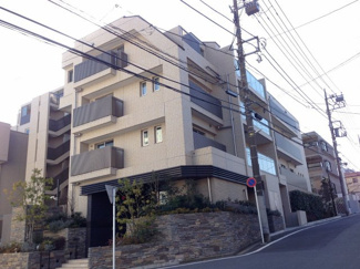 【外観】 | 南向きにつき陽当り良好！大通りに面していない為、静かで快適です♪