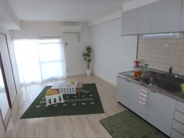 ネクスト倉田　東館の居間・リビング|ネクスト倉田（岡山市中区倉田）RC賃貸マンション