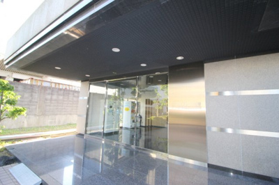 【エントランス】 | 空港リブレ大阪屋