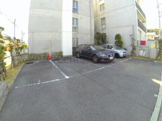 【駐車場】