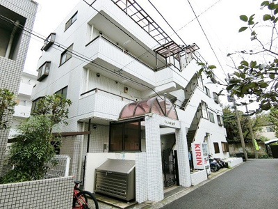 【外観】 | パレス磯子 | 京浜東北線「磯子」駅から徒歩11分！スーパーやコンビニが近くて便利な住環境♪鉄筋コンクリート造の4階建てマンションです♪