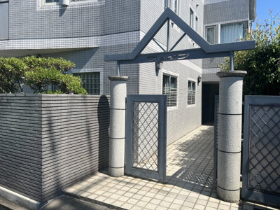 【エントランス】 | ファイブ西岡本