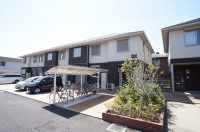 【駐車場】 | 【シャーメゾン】ラスリーズＥ棟 | 建物前が駐車場