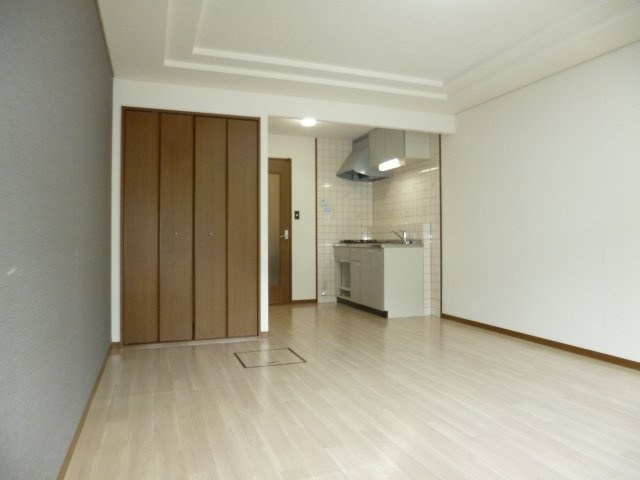 コンフォース亀山Ⅰの居間・リビング