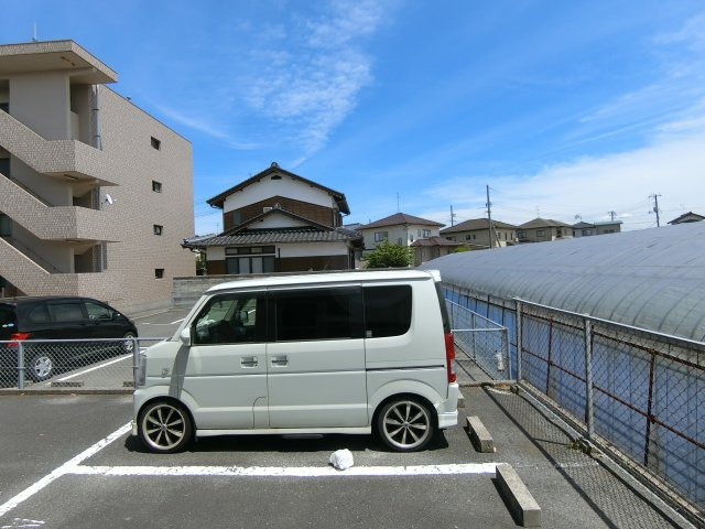 リバティ松本　A棟の駐車場