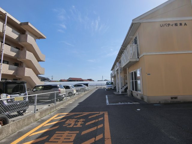リバティ松本　A棟の駐車場