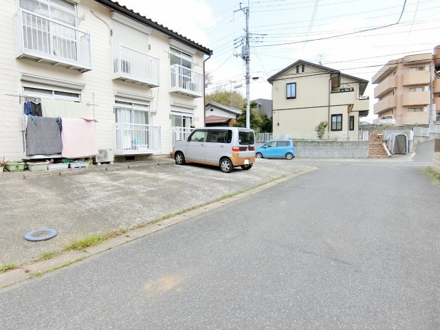 三橋コーポの駐車場