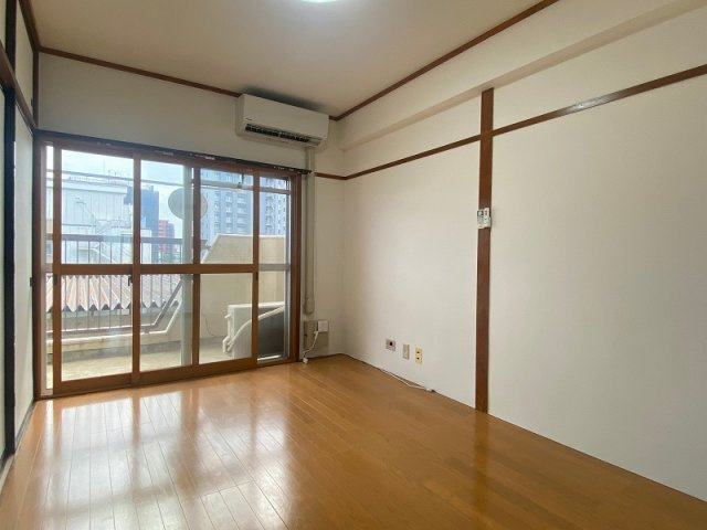 三和マンションの居間・リビング