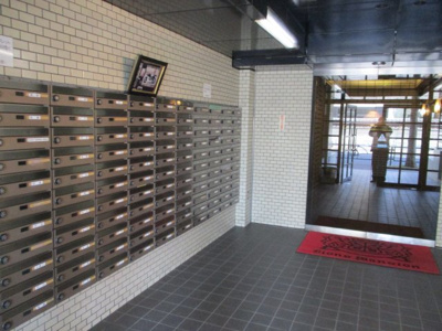 【エントランス】 | ライオンズマンション三鷹第七 | 管理人さんも常駐してます