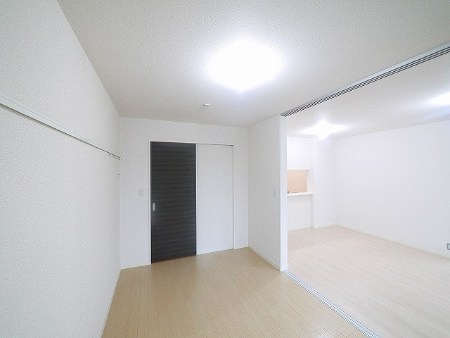 ヴィラーチェ船屋の寝室|落ち着いて過ごせるお部屋なので、寝室にいかがでしょうか