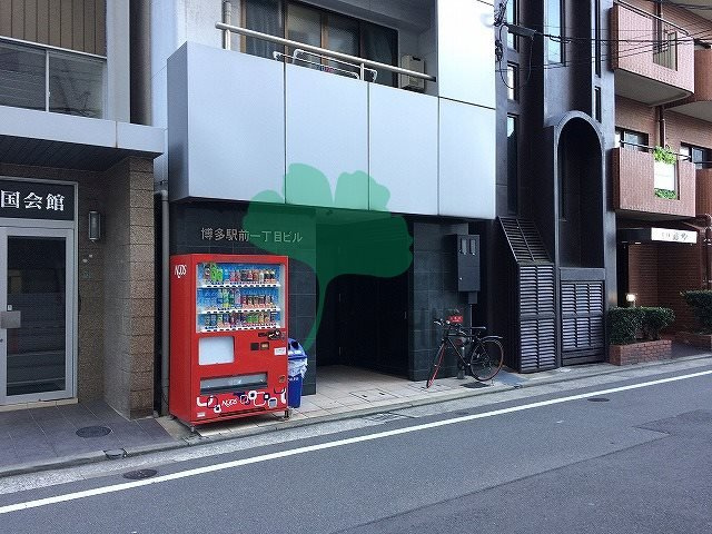 駅前1丁目ビルの駐車場