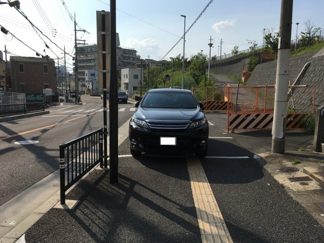 宮之阪　新築一戸建ての前面道路含む現地写真