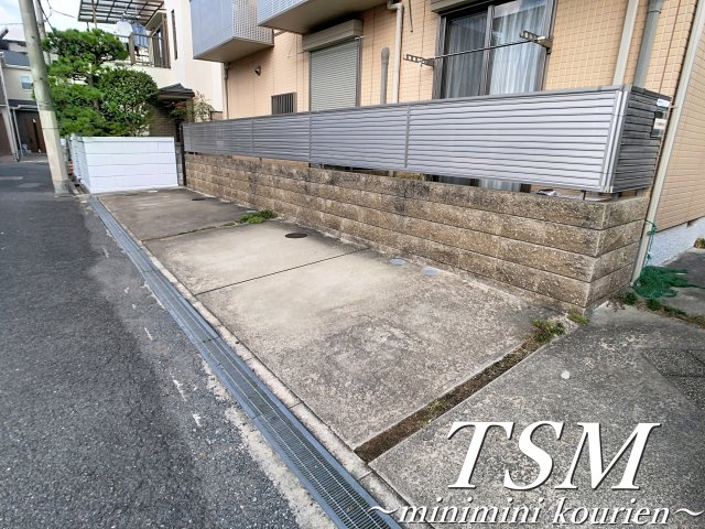 グランドメゾンＨＯＲＩの駐車場