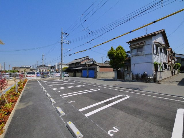 グランデュールの駐車場|駐車場完備です