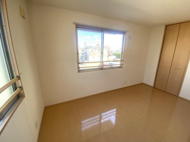 リビングタウン西条東　Ａ棟の居間・リビング