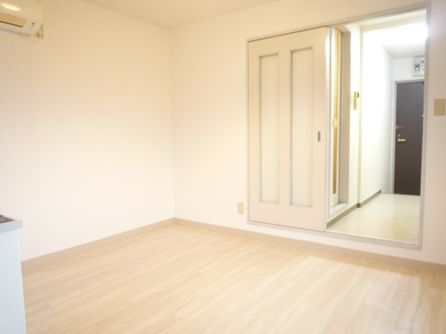 ドエル本郷の洋室|※写真は同タイプの別室になります