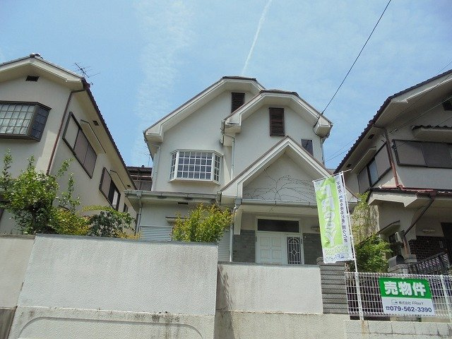 西宮市名塩３丁目　中古戸建